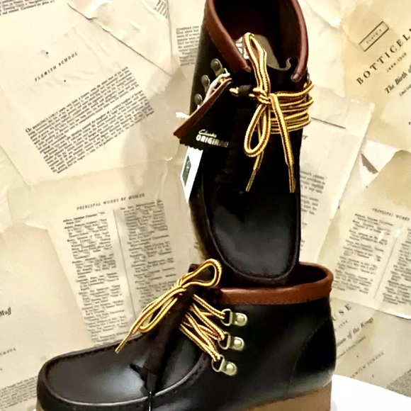 Urban Outfitters Clarks Wallabee Hiker Boot Burgundy Leather Unisex - Picture 2 of 9